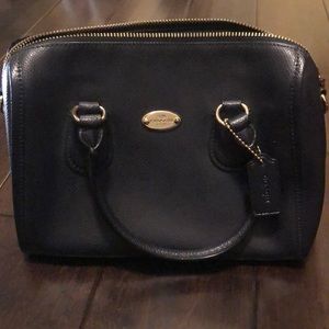 Women’s coach purse.